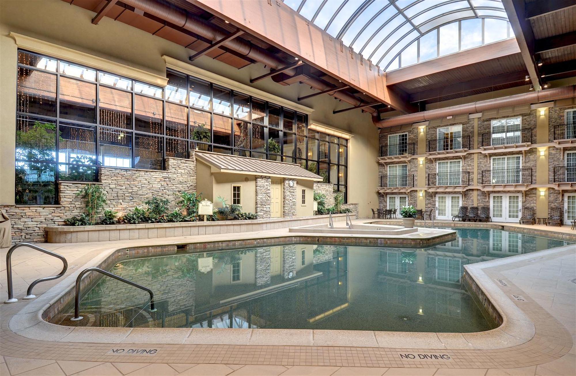 Eden Resort And Suites, BW Premier Collection Rohrerstown Exterior photo